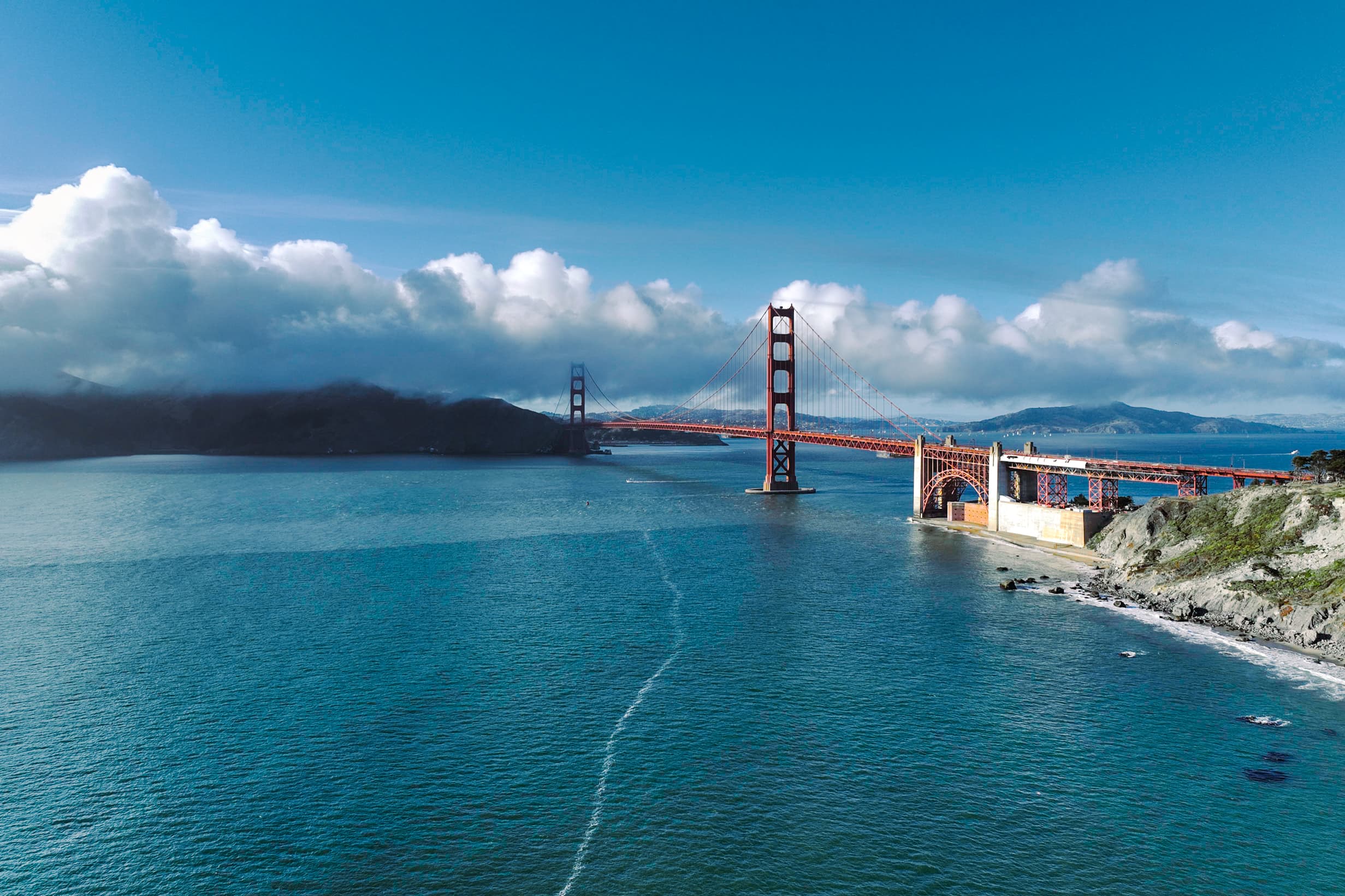 Golden Gate Bridge on a sunny day
